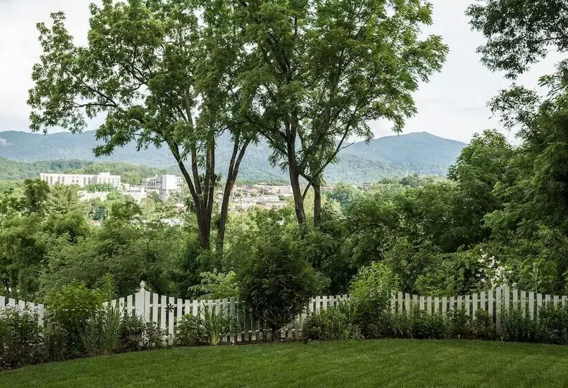 Oak Hill On Love Lane Bed And Breakfast Inn