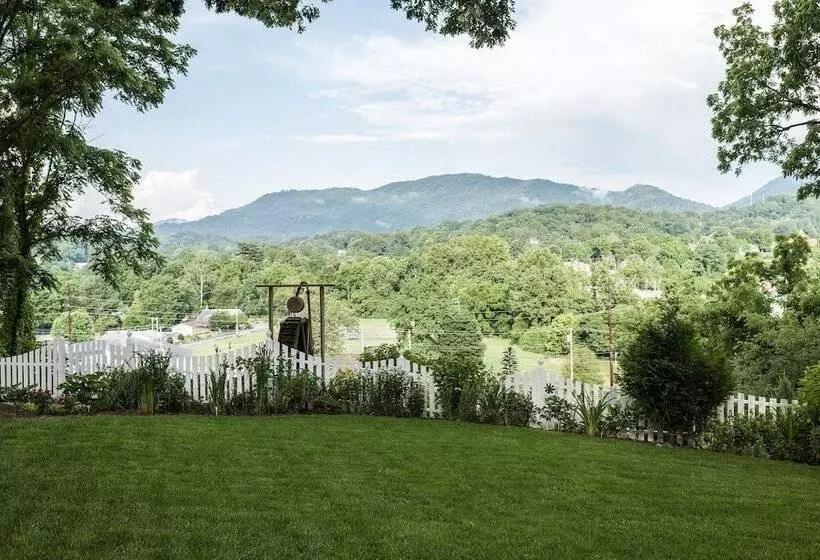 Oak Hill On Love Lane Bed And Breakfast Inn