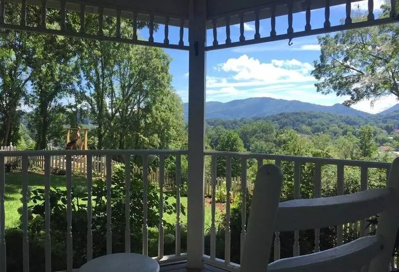 Oak Hill On Love Lane Bed And Breakfast Inn