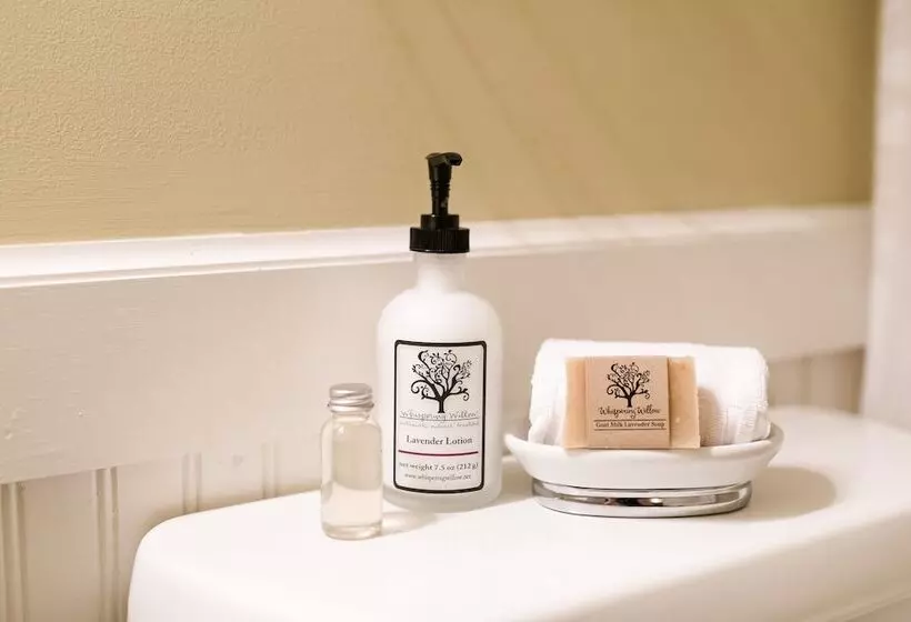 Oak Hill On Love Lane Bed And Breakfast Inn