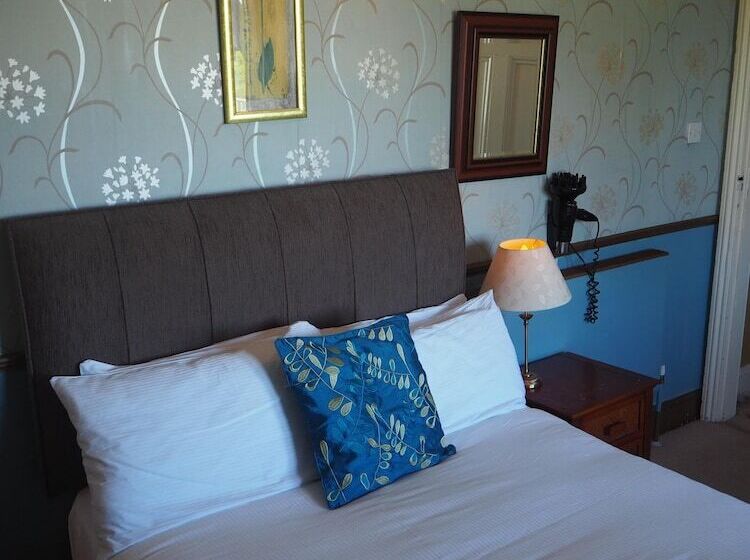 ペンション Meare Manor