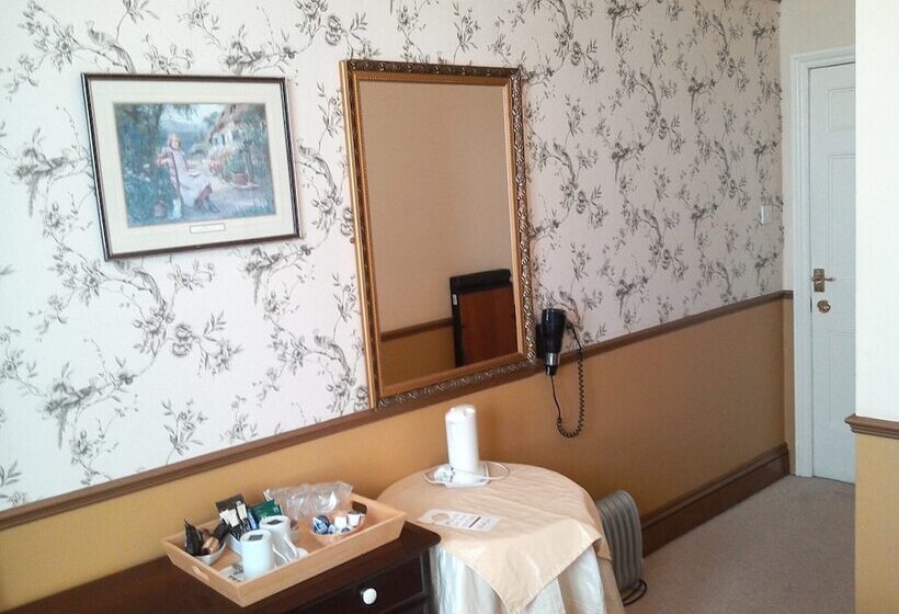 ペンション Meare Manor