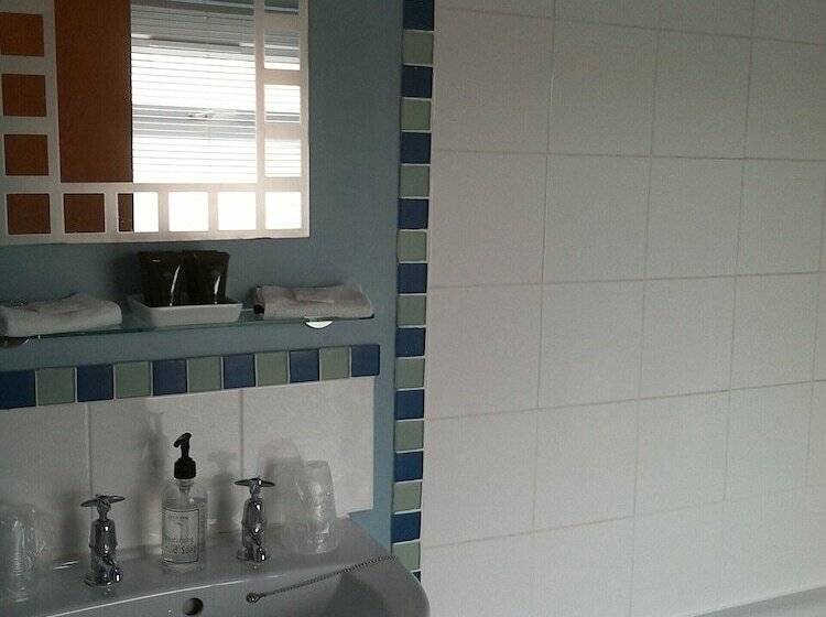 ペンション Meare Manor