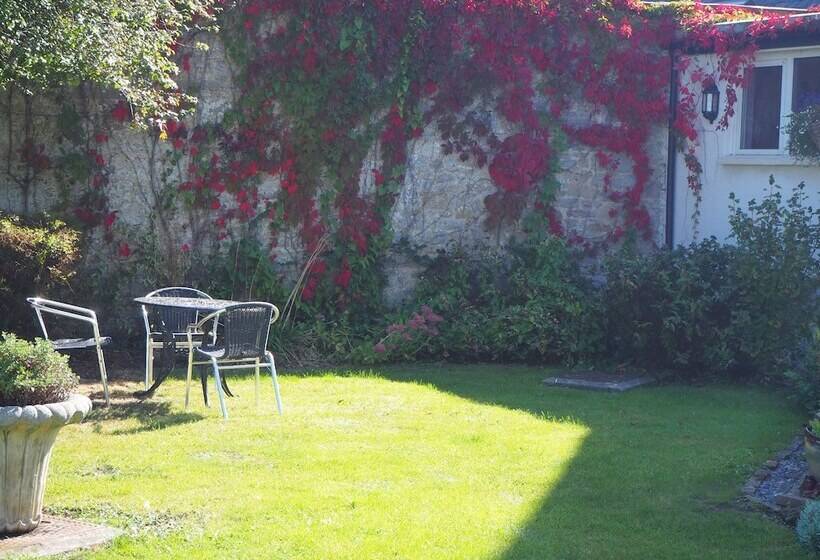 ペンション Meare Manor