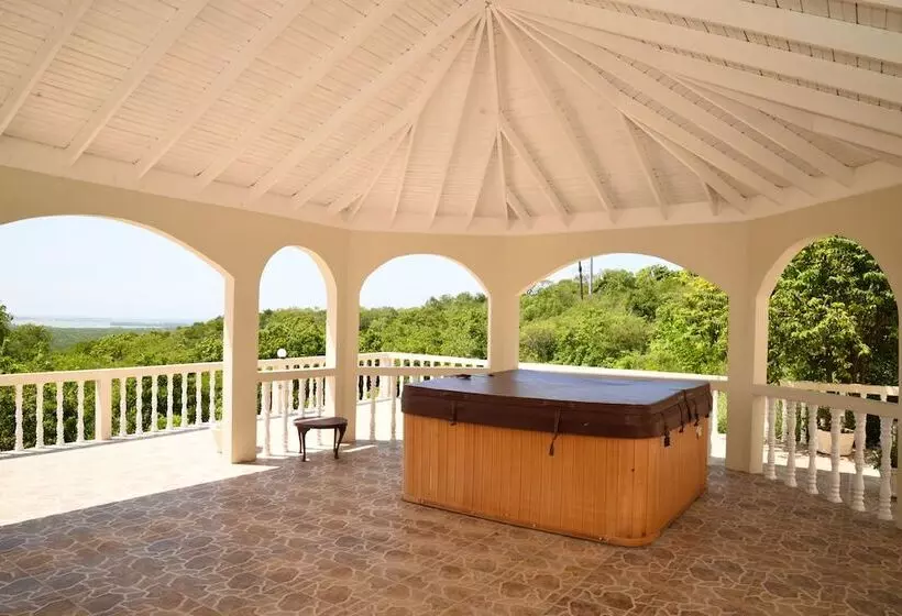 پانسیون Retreat Guesthouse Luxury Suites