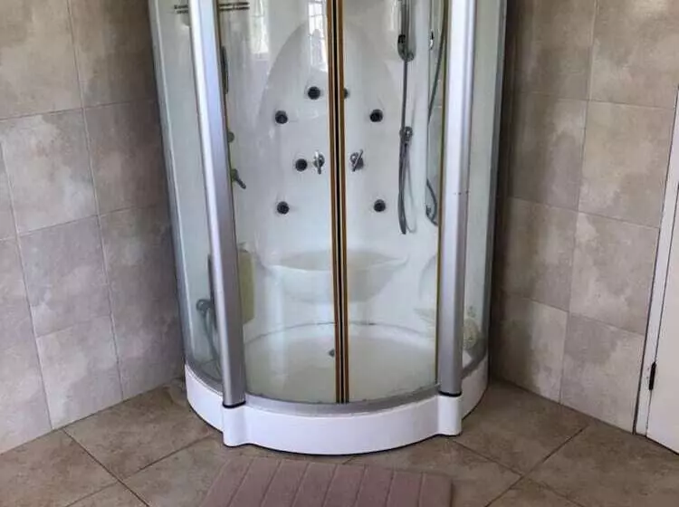 پانسیون Retreat Guesthouse Luxury Suites