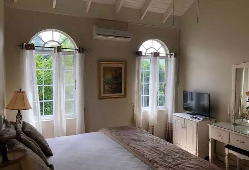 پانسیون Retreat Guesthouse Luxury Suites