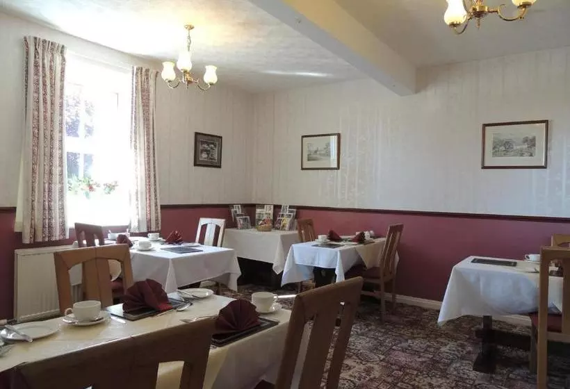 פנסיון Surrone House