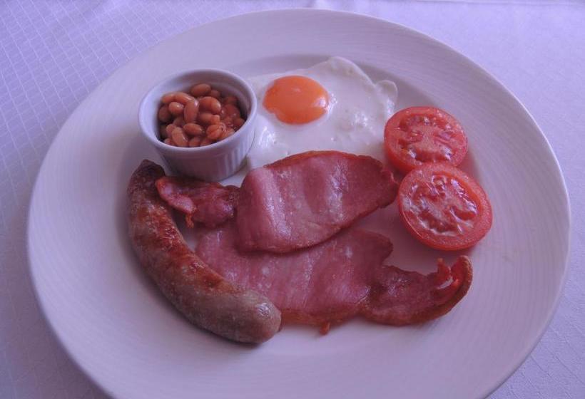 بنسيون Surrone House