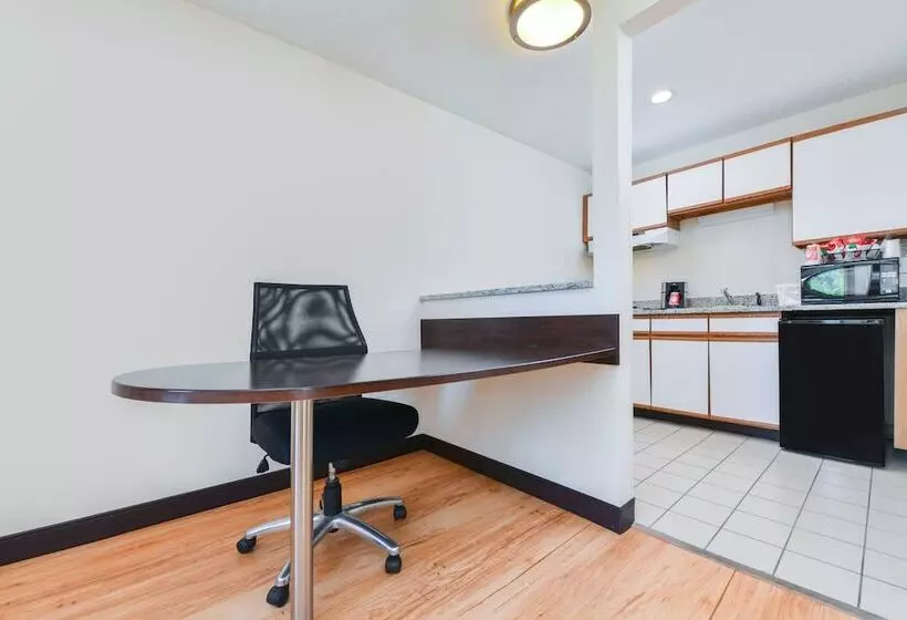 Red Roof Inn Plus+ & Suites Guilford