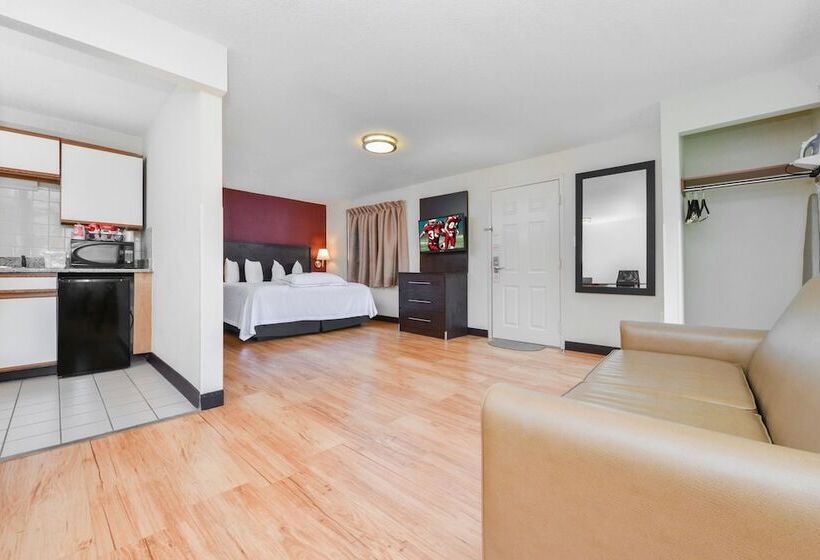 Red Roof Inn Plus+ & Suites Guilford