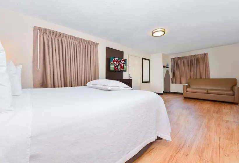 Red Roof Inn Plus+ & Suites Guilford