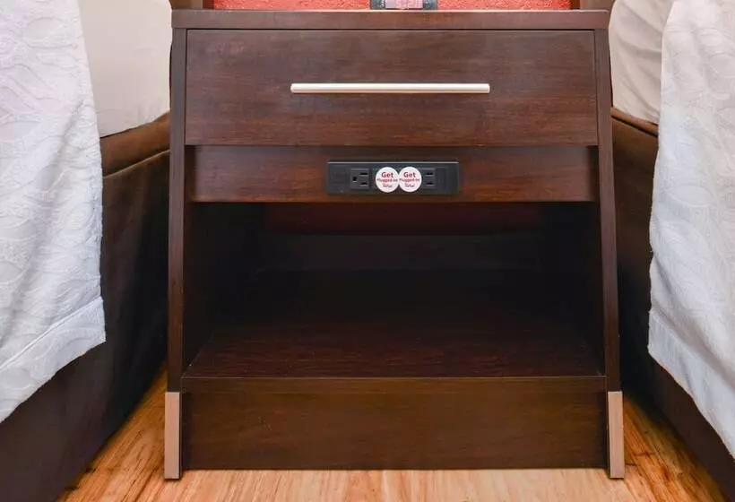 Red Roof Inn Plus+ & Suites Guilford