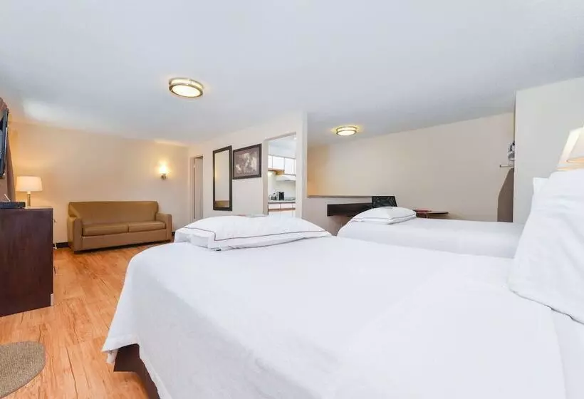 Red Roof Inn Plus+ & Suites Guilford