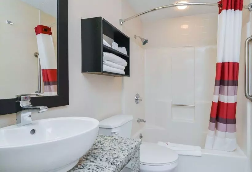 Red Roof Inn Plus+ & Suites Guilford