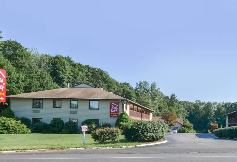 Red Roof Inn Plus+ & Suites Guilford