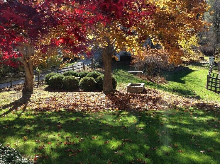 The Stockbridge Country Inn Closest B&b To Norman Rockwell Museum And Chesterwood