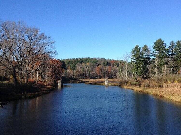 The Stockbridge Country Inn Closest B&b To Norman Rockwell Museum And Chesterwood