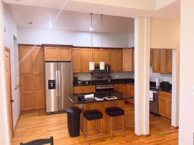 3bd/2ba In Historic Hyde Park Neighborhood W/ Parking Near University Of Chicago