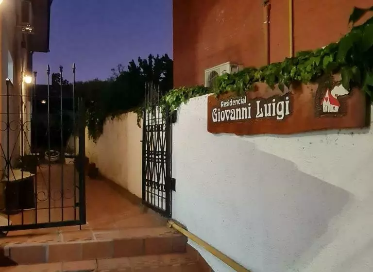 هاستل Giovanni Luigi