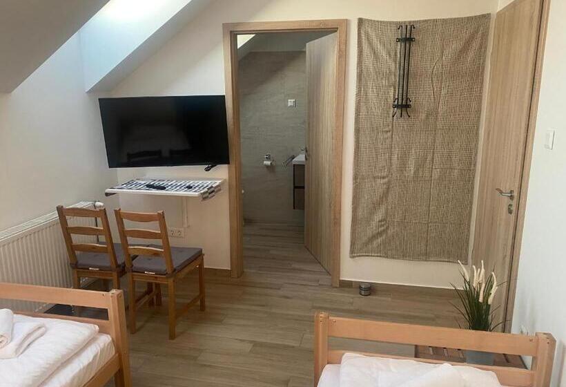 ベッドアンドブレックファースト Breier Farm Tanya Panzió