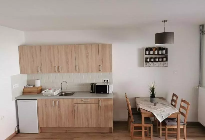 Aamiaismajoitus (B&B) Breier Farm   Tanya Panzió