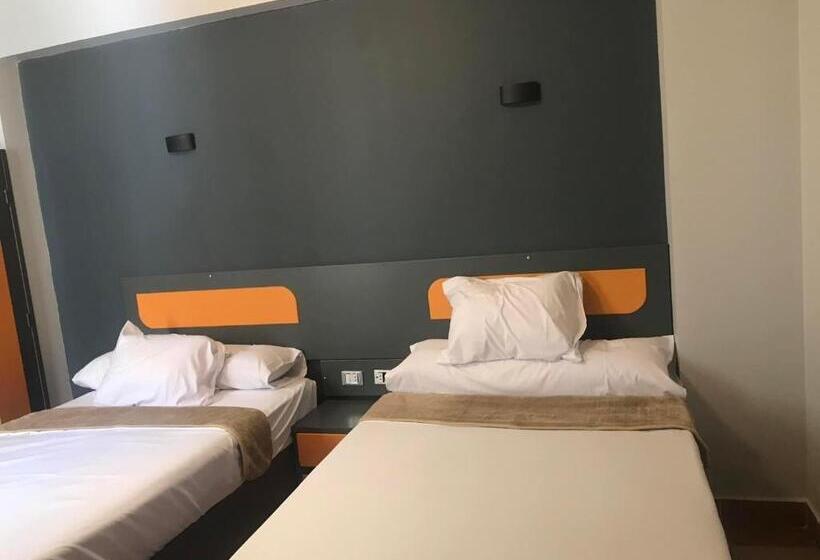 تختخواب و صبحانه Royal