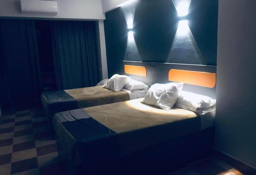 تختخواب و صبحانه Royal