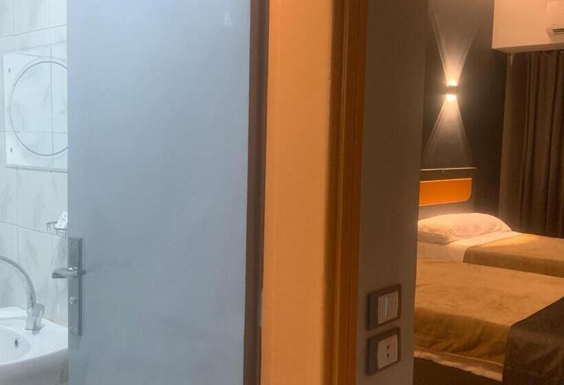 تختخواب و صبحانه Royal