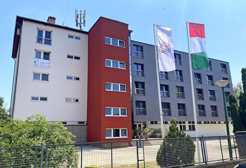 هتل Beach Szálló Révfülöp