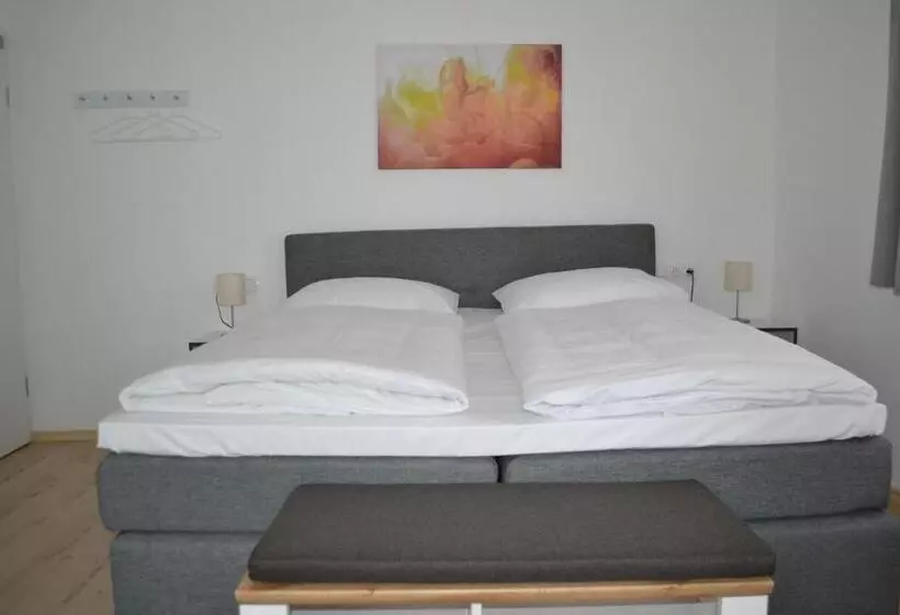 Hotelli Platia   Rooms