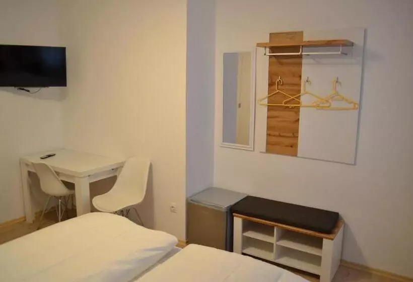 Hotelli Platia   Rooms