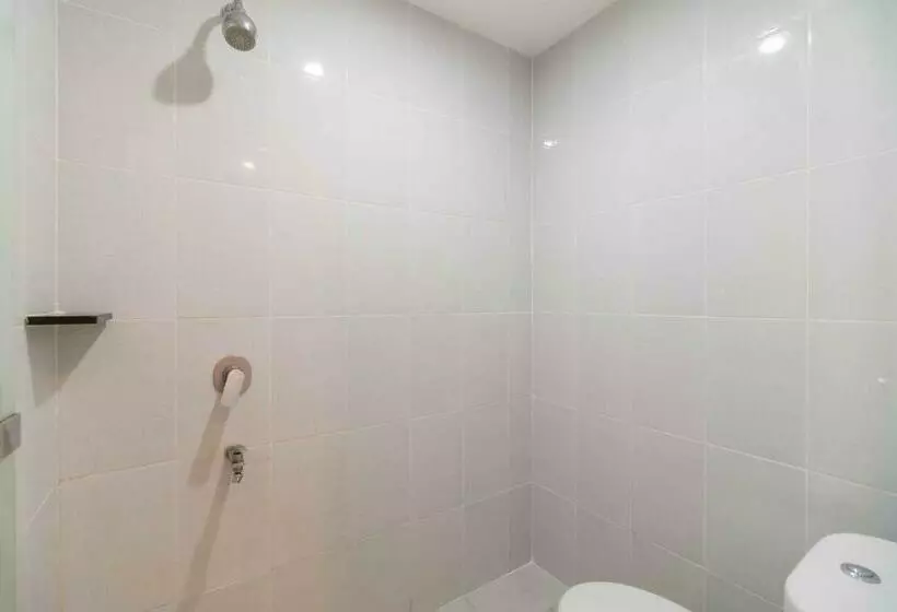 Hotelli Reddoorz @ Jalan Arifin Ahmad Pekanbaru