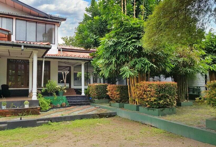 בית מלון כפרי Siyatha Reception Hall