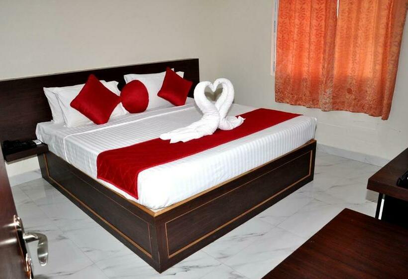 בית מלון כפרי Cosmopolitan Cultural Centre