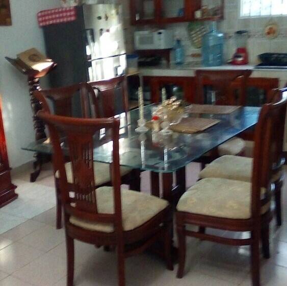 پانسیون Room In Guest Room Posada Green Sea Villa Helen Kilometer 4 Bypass