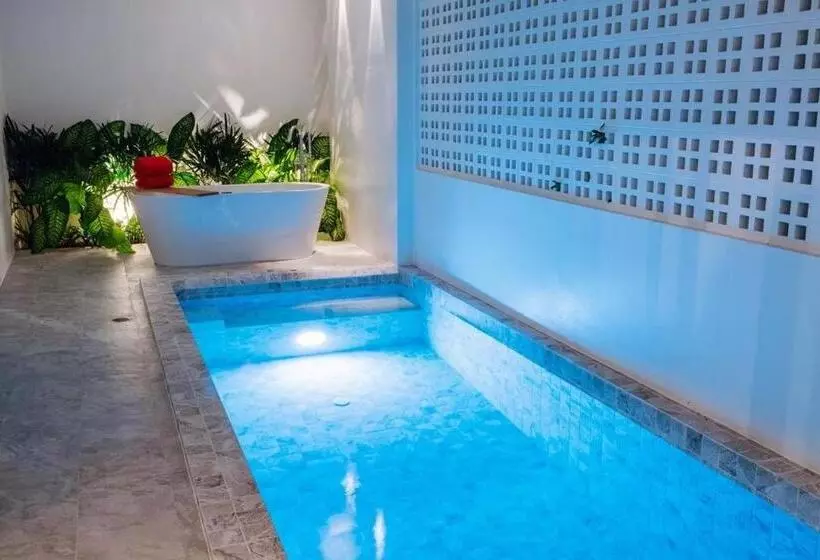 استراحتگاه The Pin  Boutique Pool Villa  Krabi