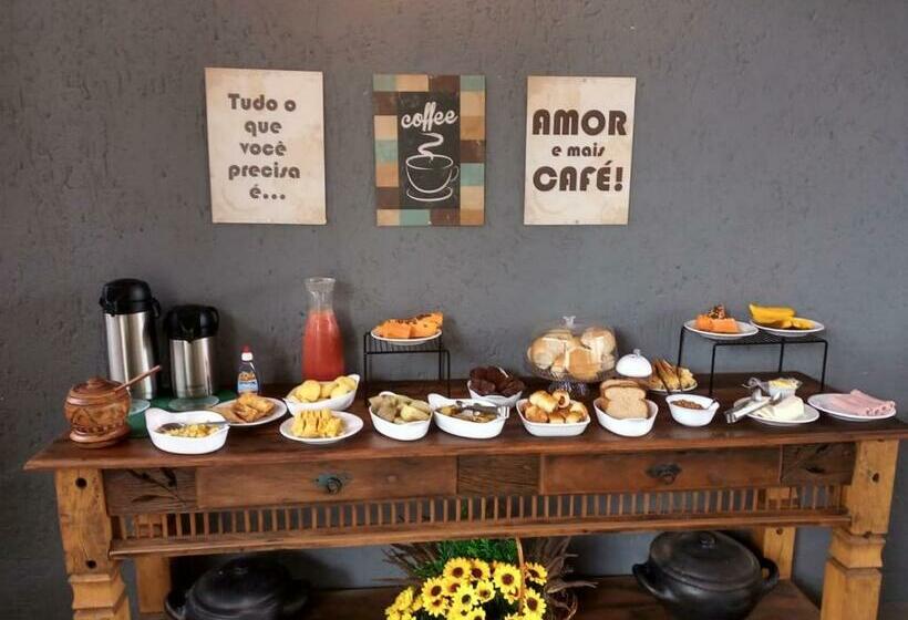 הוסטל Chalés E Suítes Campos De São João