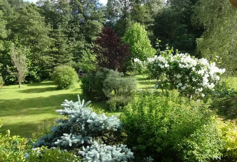 Aamiaismajoitus (B&B) Chambre Et Table D Hôtes Du Chant Des Sources