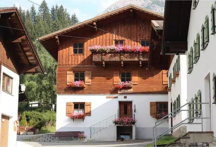 ホテル Bergbauernhof Pabulariu
