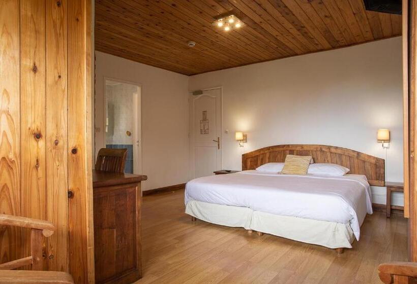 هتل Hôtel & Restaurant La Ferme Du Pommeau