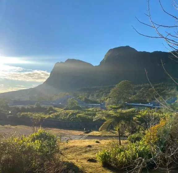 هتل Hôtel & Restaurant La Ferme Du Pommeau