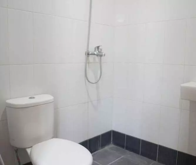 Hotelli Oyo 91900 Wisma Amrach