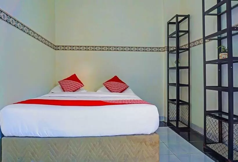 Hotelli Oyo 91900 Wisma Amrach