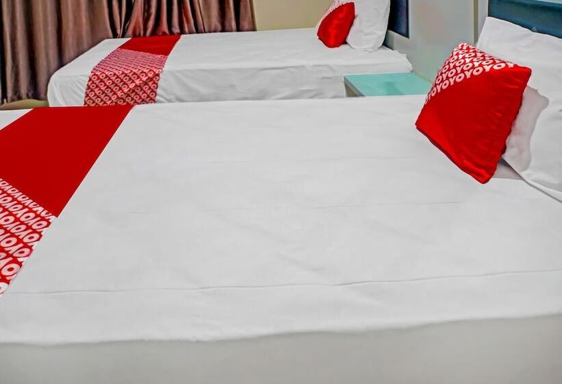 ホテル Oyo 91900 Wisma Amrach