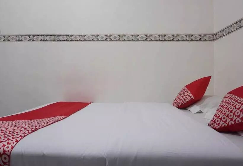 Hotelli Oyo 91900 Wisma Amrach