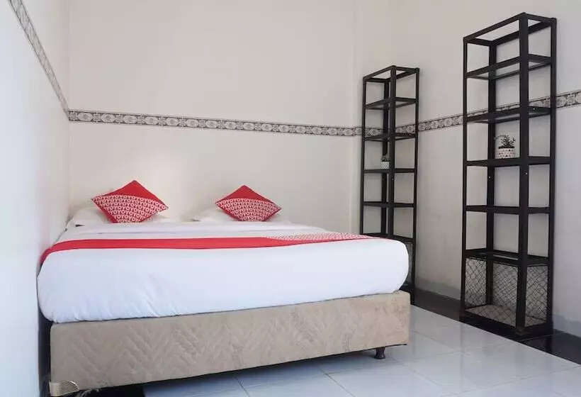 Hotelli Oyo 91900 Wisma Amrach