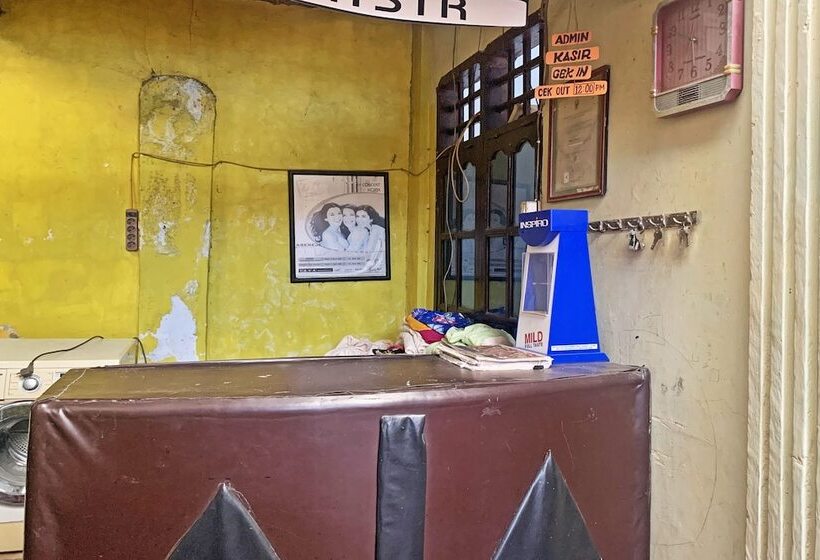 ホテル Oyo 91900 Wisma Amrach