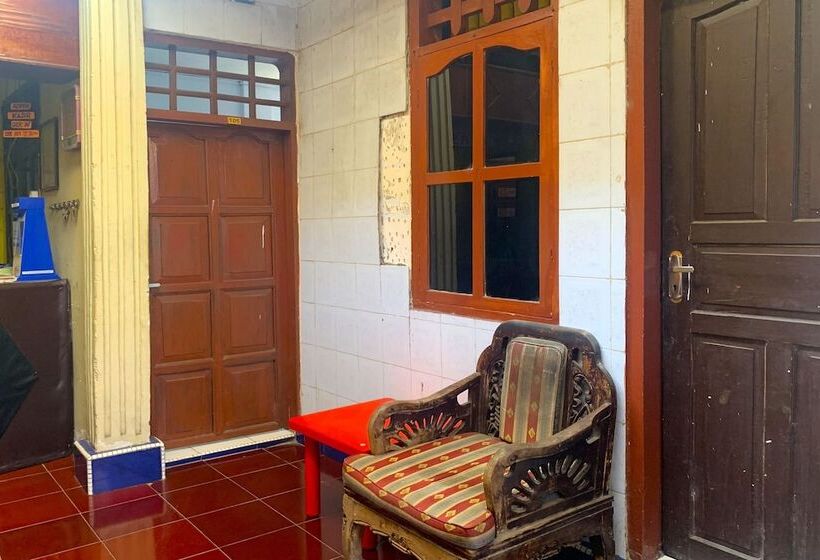 ホテル Oyo 91900 Wisma Amrach