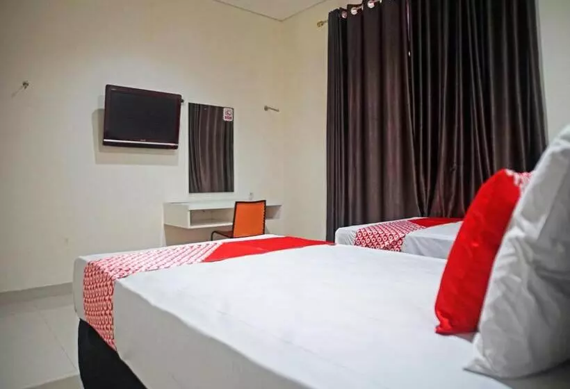 Hotelli Oyo 91900 Wisma Amrach